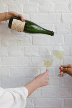 Load image into Gallery viewer, amie sparkling: crémant
